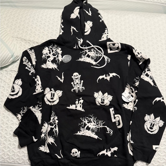 Walt Disney Other - Disney World Glow Halloween Hoodie